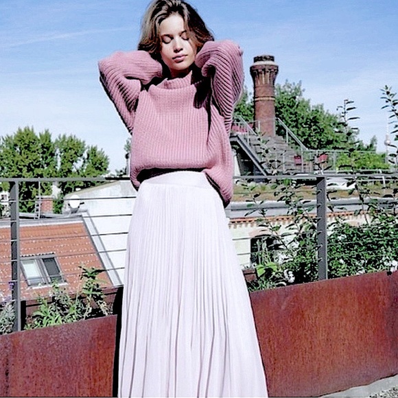 Aritzia Wilfred Montpellier Turtleneck in Neutral Rose Lilac Size Small - Picture 2 of 16